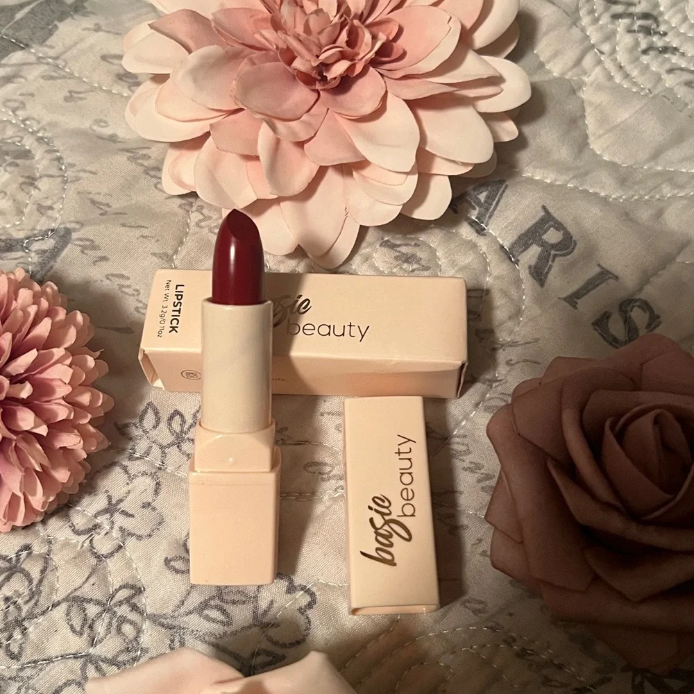 Basic Beauty Lipstick Fall4U - Picture 1 of 5